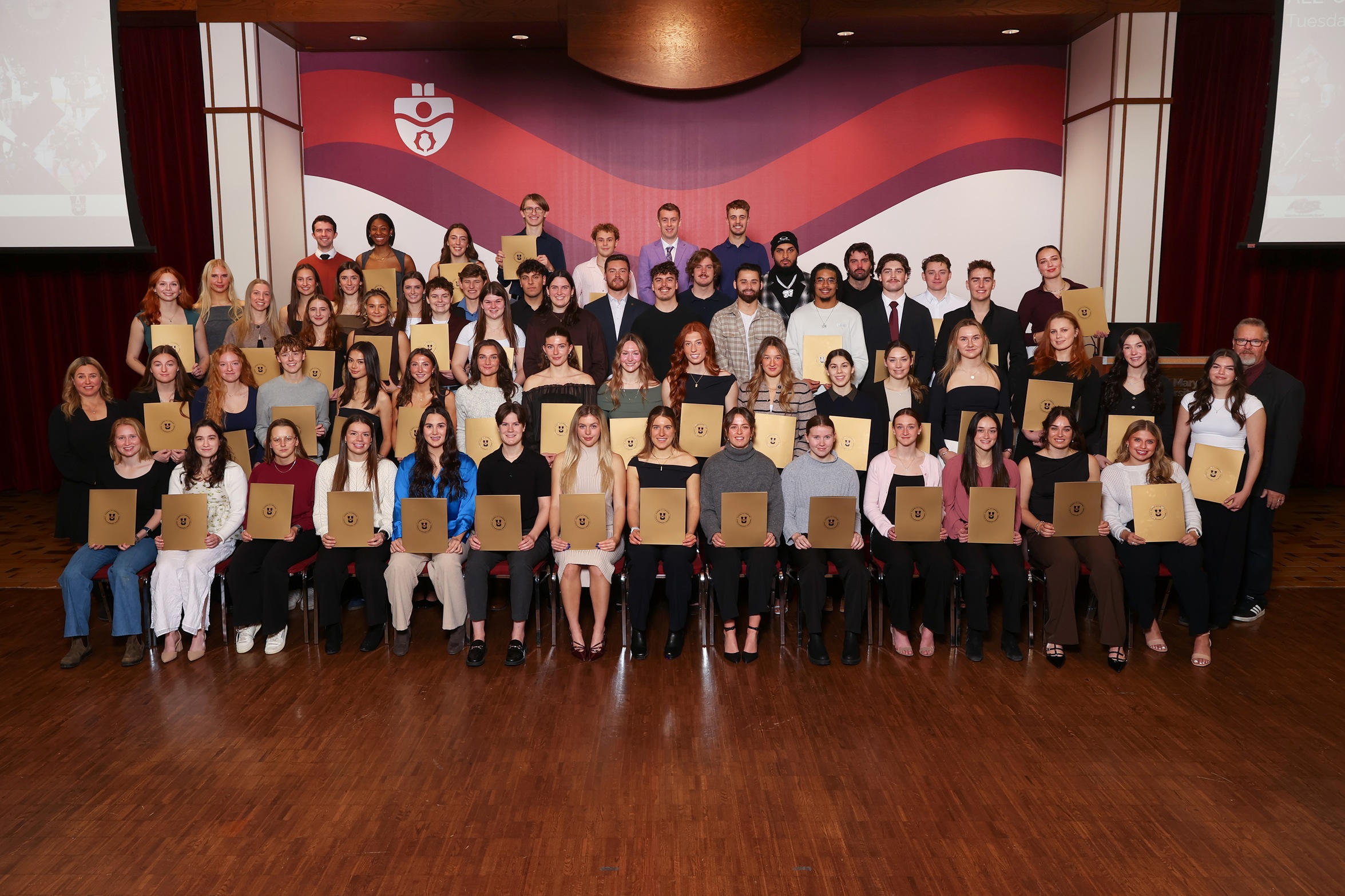 Huskies recognize school-record 138 Academic All-Canadians