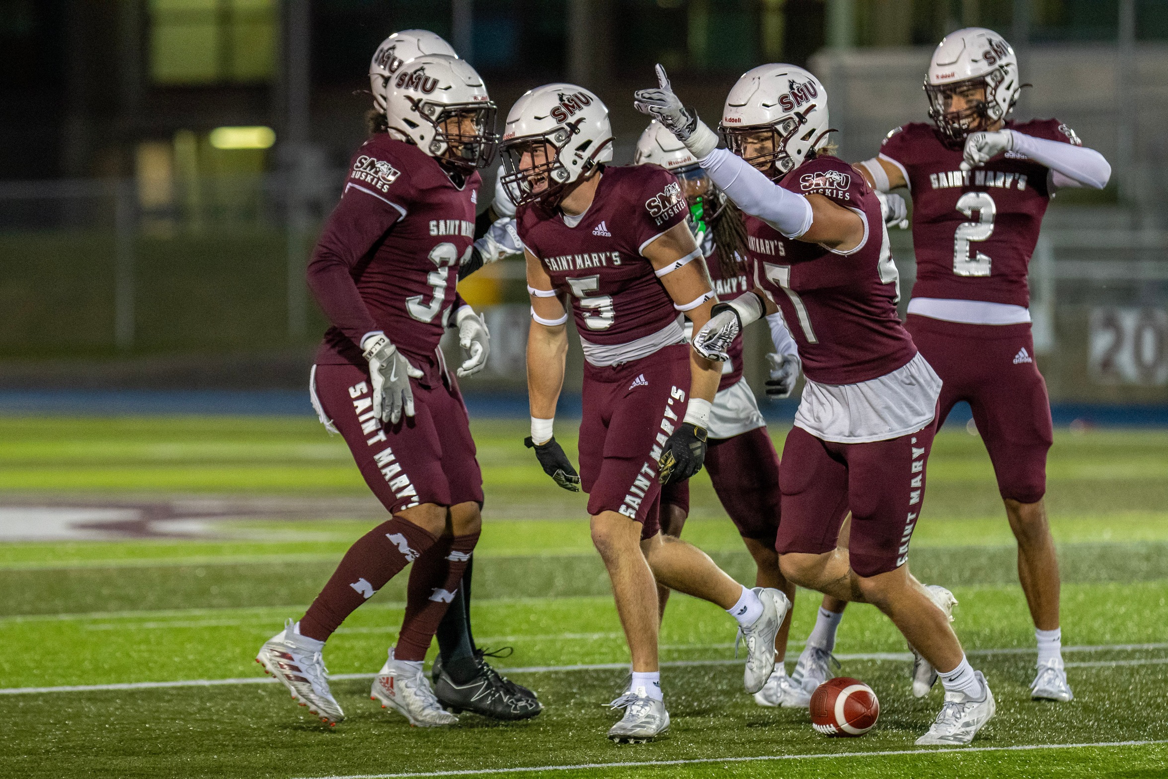 Huskies defence dominates in 41-3 win over Mounties