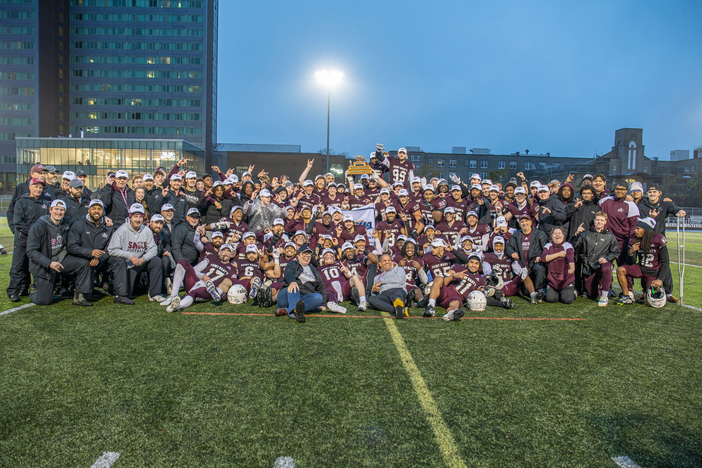 Huskies defence delivers 46-11 win over X-Men in Bell AUS Loney Bowl championship