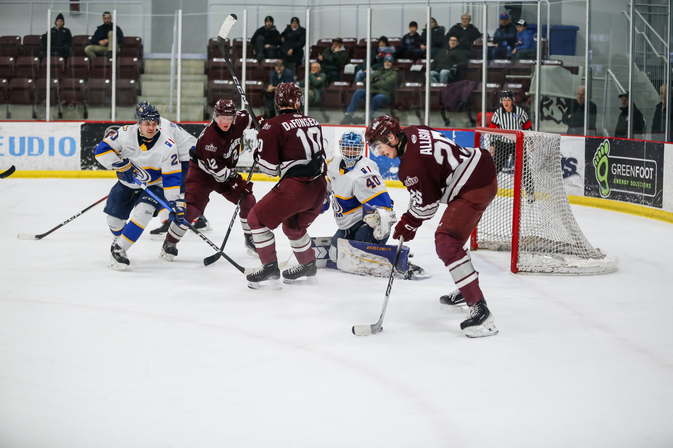 Aigles Bleus defeat Huskies 4-2