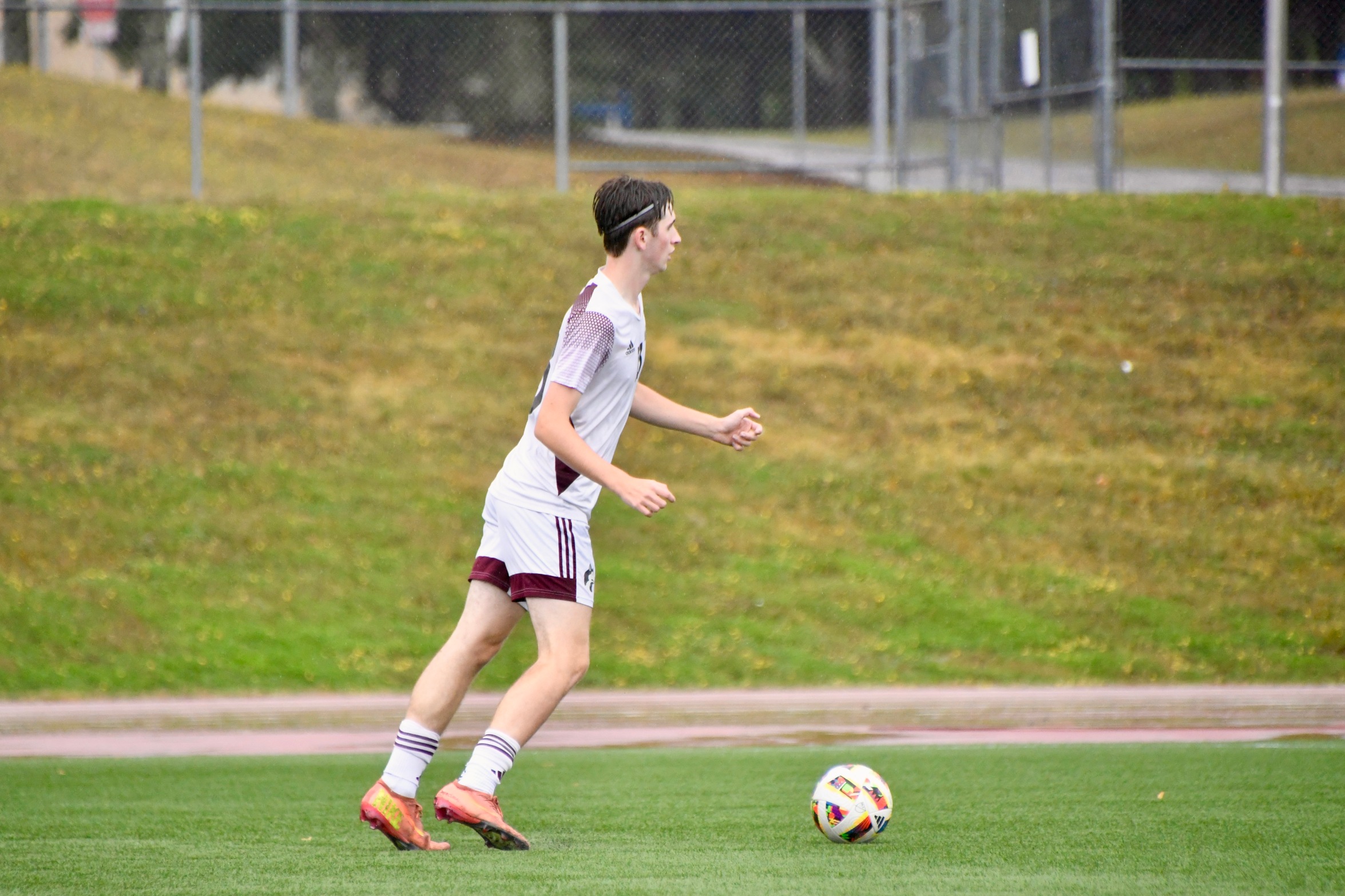 Brown scores in Huskies 4-1 loss to Aigles Bleus