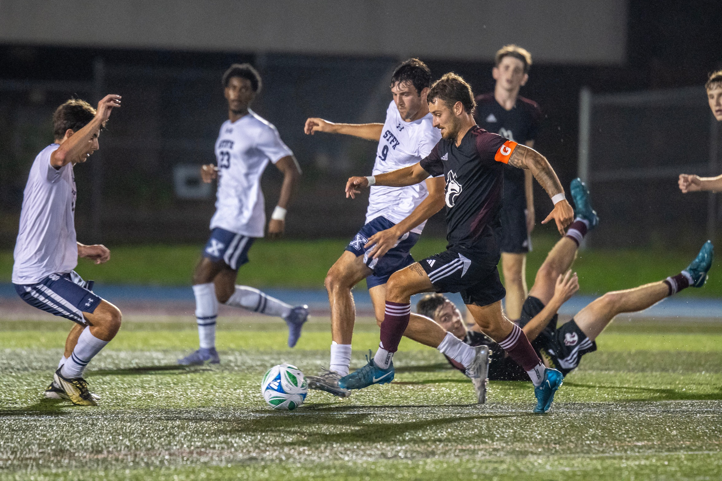 X-Men defeat Huskies 6-1