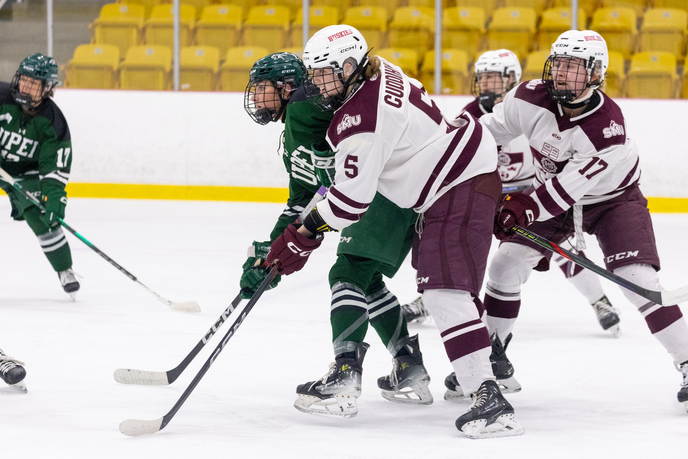 Panthers defeat Huskies 3-1 in game one